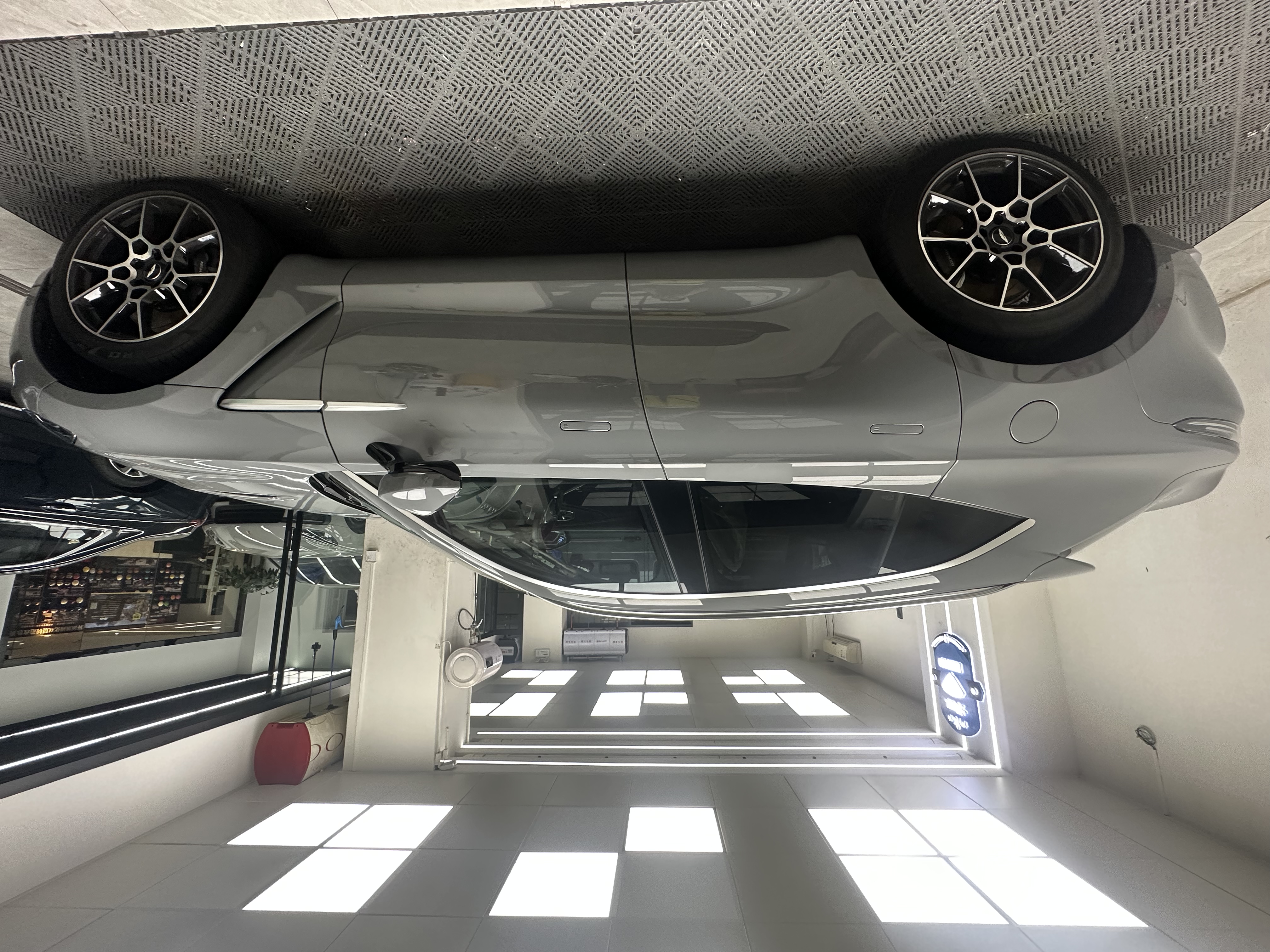 天潤曜影汽車